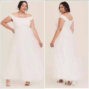 Torrid Off the Shoulder Tulle Wedding gown NWT 24W